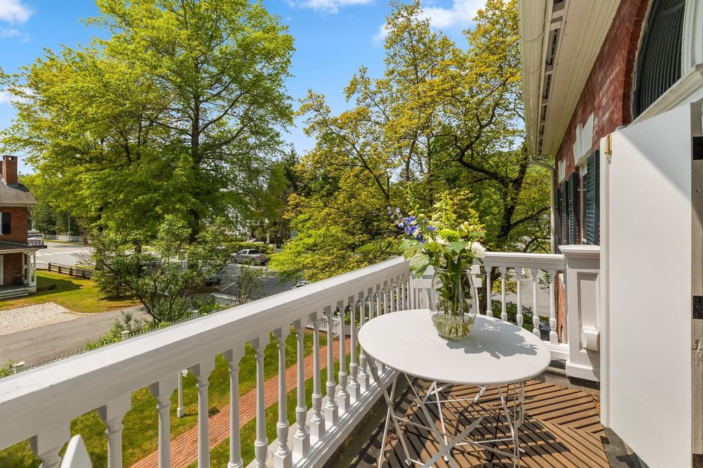 Woodstock, Vermont, 05091, United States, 3 Bedrooms Bedrooms, ,3.5 BathroomsBathrooms,Residential,Forsale,1999510