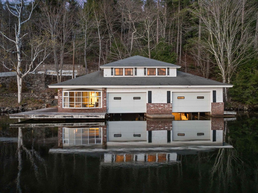 Alton, New Hampshire, 03810, United States, 2 Bedrooms Bedrooms, ,1.5 BathroomsBathrooms,Residential,Forsale,1894004