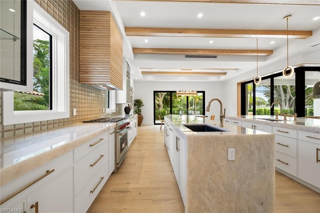 NAPLES, Florida, 34103, United States, 4 Bedrooms Bedrooms, ,4.5 BathroomsBathrooms,Residential,Forsale,1995084