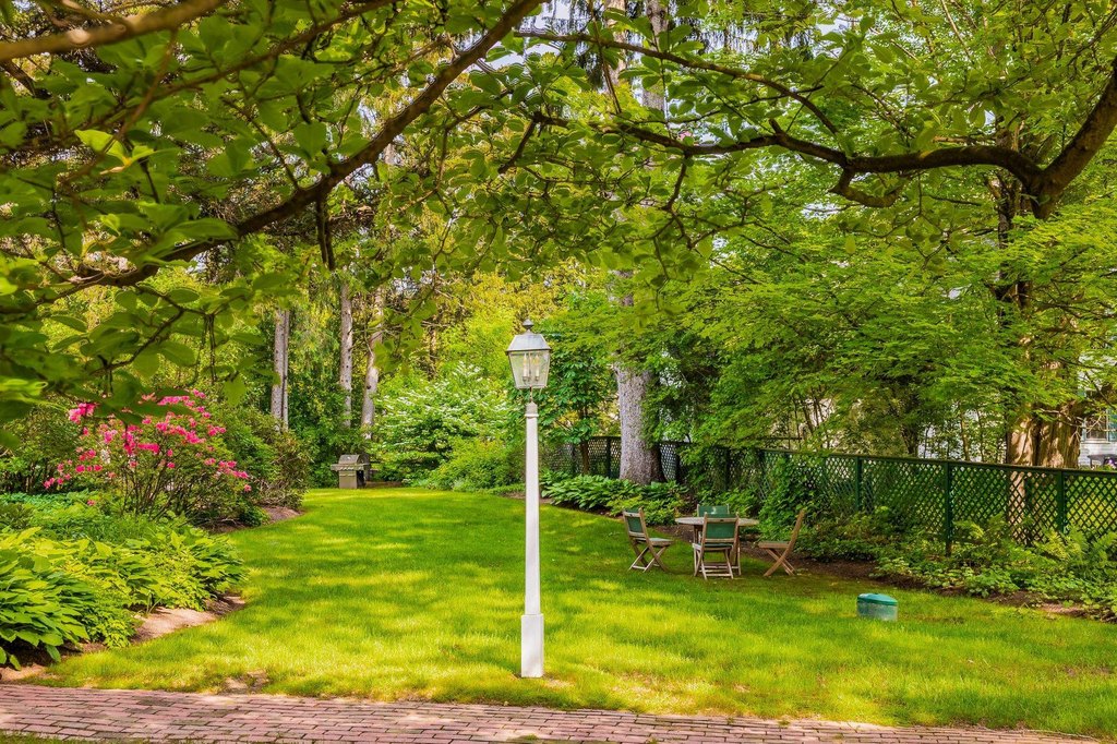 Woodstock, Vermont, 05091, United States, 3 Bedrooms Bedrooms, ,3.5 BathroomsBathrooms,Residential,Forsale,1999510