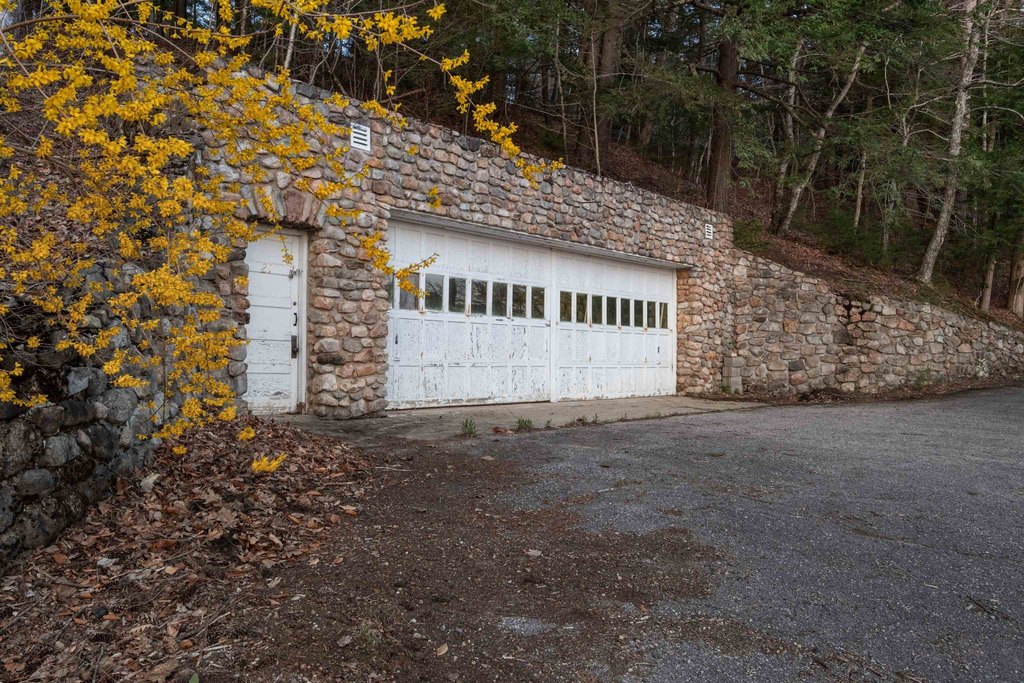 Alton, New Hampshire, 03810, United States, 2 Bedrooms Bedrooms, ,1.5 BathroomsBathrooms,Residential,Forsale,1894004