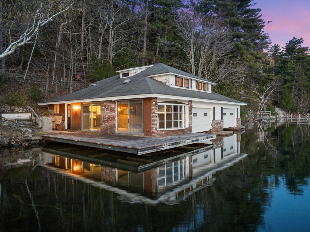 Alton, New Hampshire, 03810, United States, 2 Bedrooms Bedrooms, ,1.5 BathroomsBathrooms,Residential,Forsale,1894004