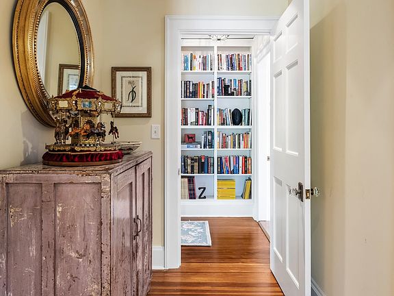 Woodstock, Vermont, 05091, United States, 3 Bedrooms Bedrooms, ,1.5 BathroomsBathrooms,Residential,Forsale,1922580