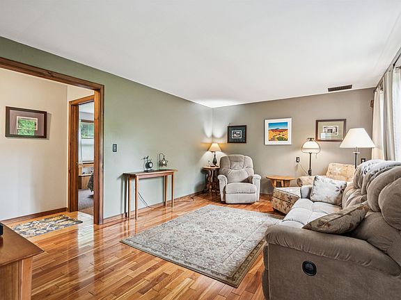 Barnard, Vermont, 05031, United States, 3 Bedrooms Bedrooms, ,2 BathroomsBathrooms,Residential,Forsale,2013004