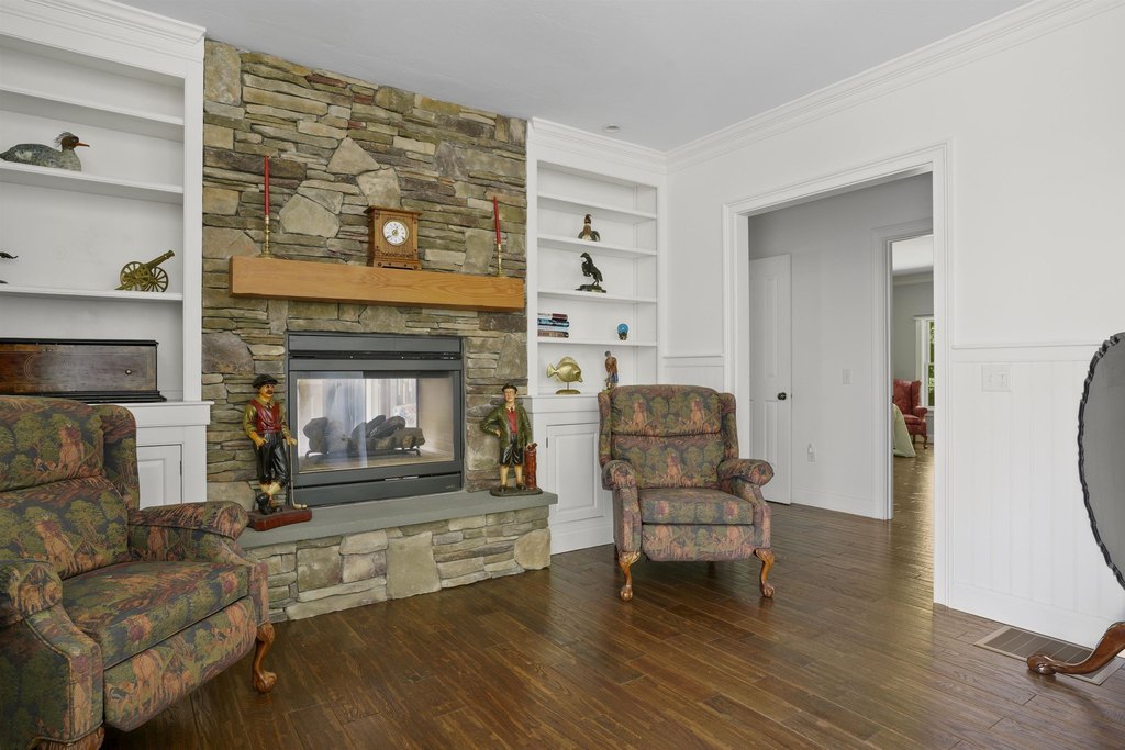 Wolfeboro, New Hampshire, 03894, United States, 4 Bedrooms Bedrooms, ,4.5 BathroomsBathrooms,Residential,Forsale,2004079