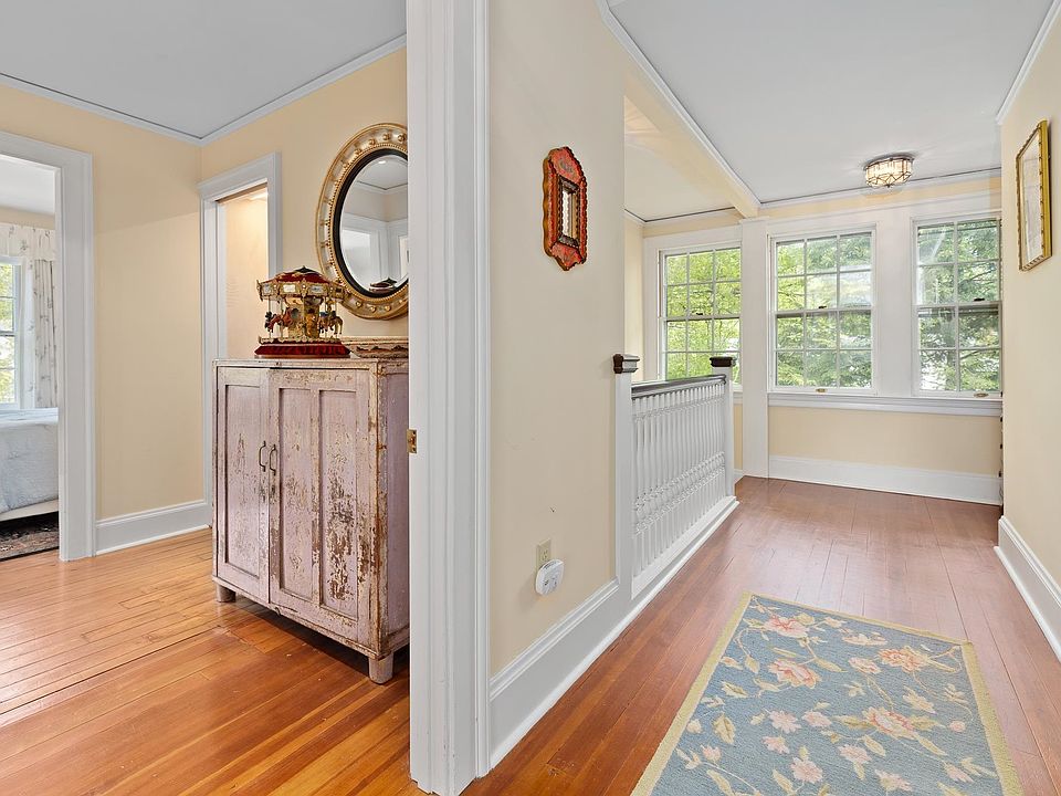 Woodstock, Vermont, 05091, United States, 3 Bedrooms Bedrooms, ,1.5 BathroomsBathrooms,Residential,Forsale,1922580