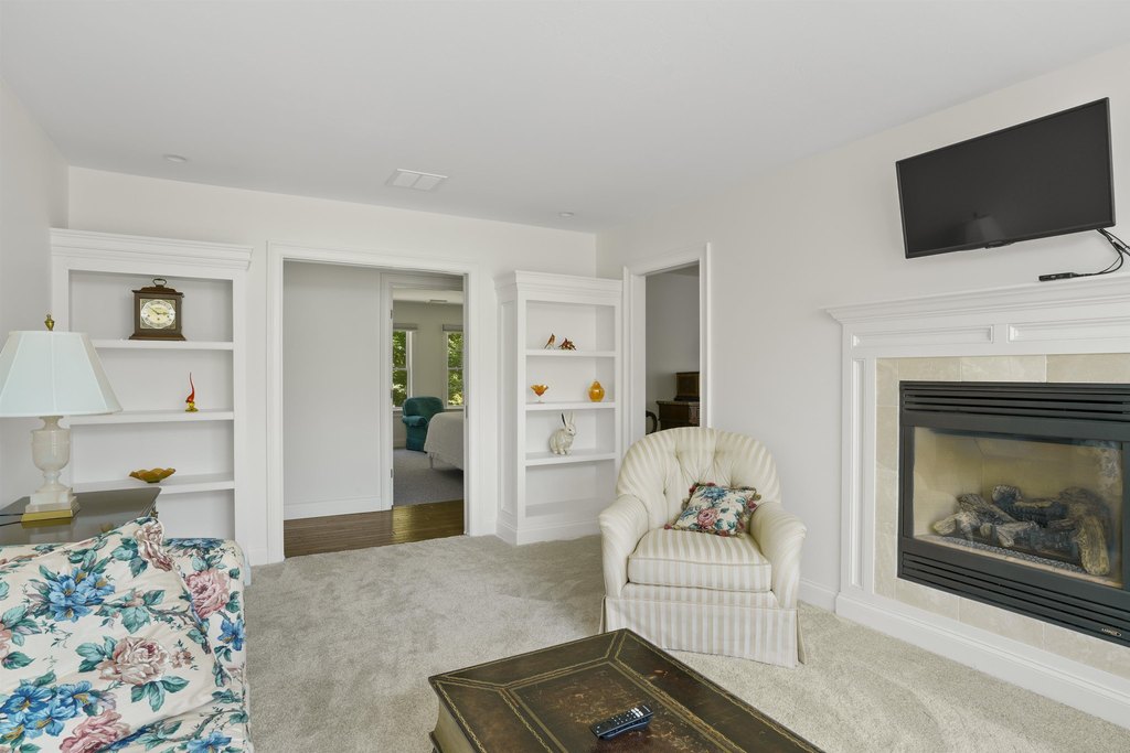 Wolfeboro, New Hampshire, 03894, United States, 4 Bedrooms Bedrooms, ,4.5 BathroomsBathrooms,Residential,Forsale,2004079