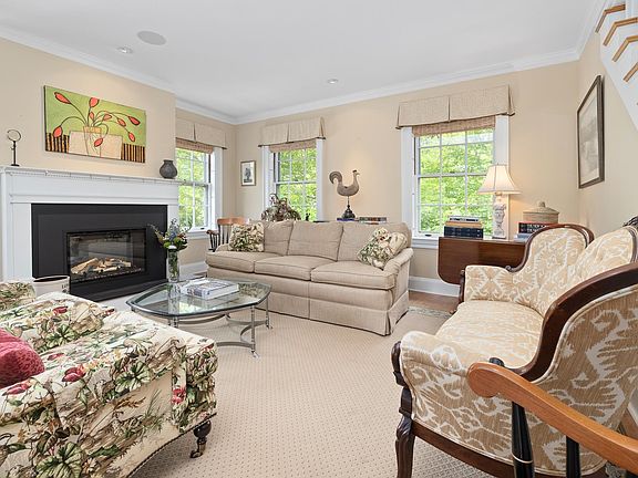 Woodstock, Vermont, 05091, United States, 3 Bedrooms Bedrooms, ,1.5 BathroomsBathrooms,Residential,Forsale,1922580