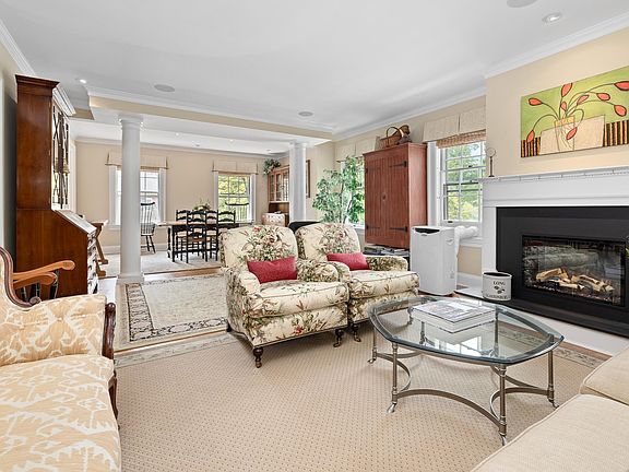 Woodstock, Vermont, 05091, United States, 3 Bedrooms Bedrooms, ,1.5 BathroomsBathrooms,Residential,Forsale,1922580