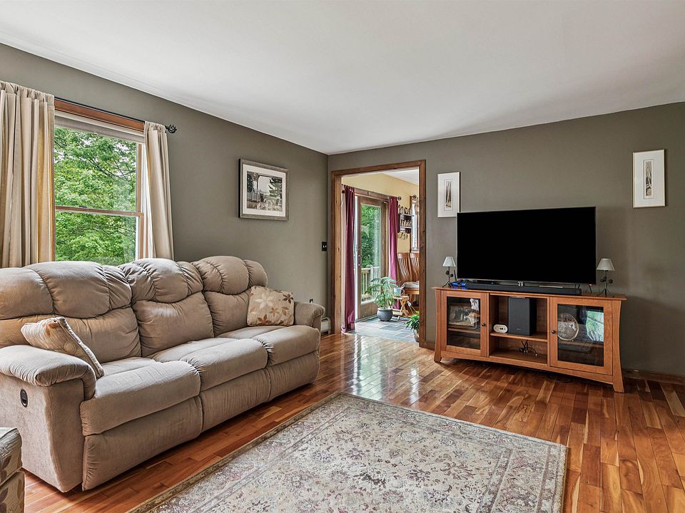 Barnard, Vermont, 05031, United States, 3 Bedrooms Bedrooms, ,2 BathroomsBathrooms,Residential,Forsale,2013004