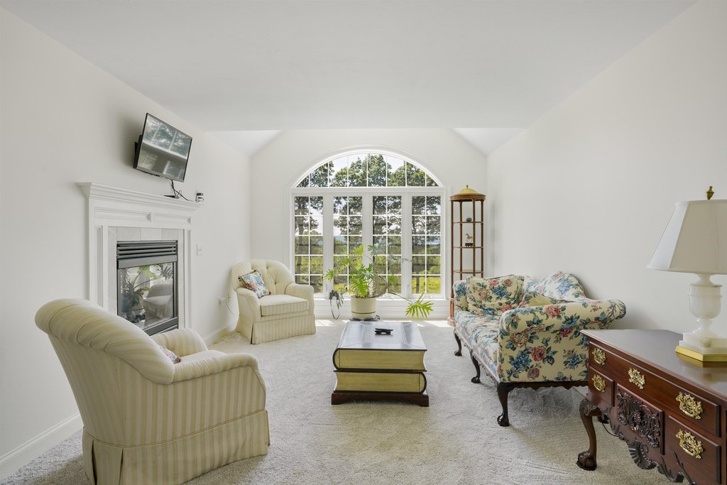 Wolfeboro, New Hampshire, 03894, United States, 4 Bedrooms Bedrooms, ,4.5 BathroomsBathrooms,Residential,Forsale,2004079