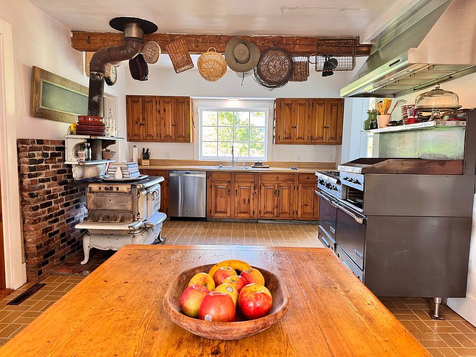 Barnard, Vermont, 05031, United States, 3 Bedrooms Bedrooms, ,3 BathroomsBathrooms,Residential,Forsale,1999506