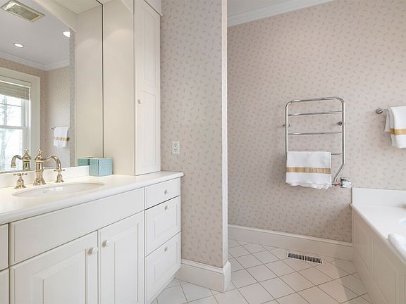 Randolph, Vermont, 05060, United States, 4 Bedrooms Bedrooms, ,3.5 BathroomsBathrooms,Residential,Forsale,1922581