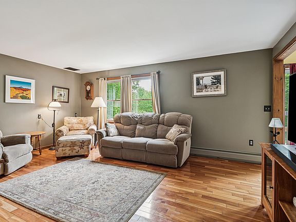 Barnard, Vermont, 05031, United States, 3 Bedrooms Bedrooms, ,2 BathroomsBathrooms,Residential,Forsale,2013004