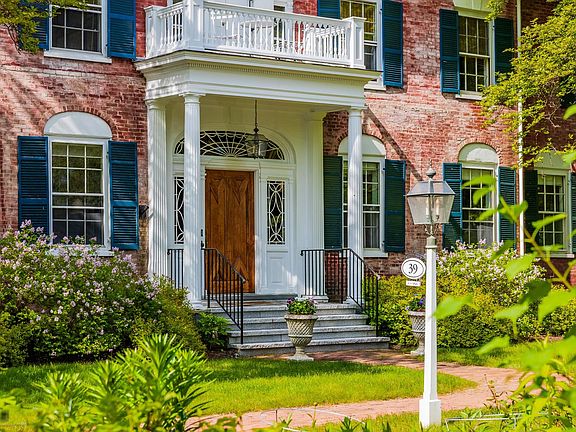 Woodstock, Vermont, 05091, United States, 3 Bedrooms Bedrooms, ,1.5 BathroomsBathrooms,Residential,Forsale,1922580