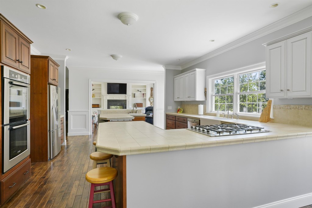 Wolfeboro, New Hampshire, 03894, United States, 4 Bedrooms Bedrooms, ,4.5 BathroomsBathrooms,Residential,Forsale,2004079