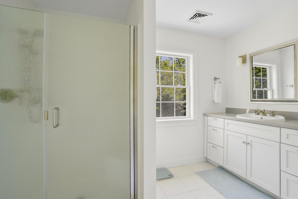 Wolfeboro, New Hampshire, 03894, United States, 4 Bedrooms Bedrooms, ,4.5 BathroomsBathrooms,Residential,Forsale,2004079