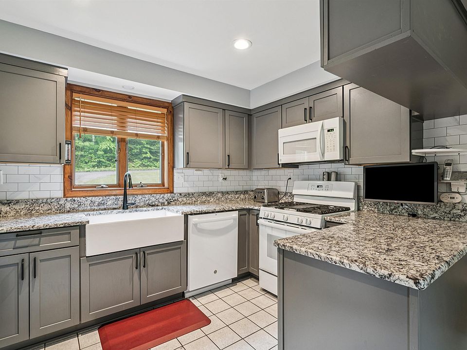 Barnard, Vermont, 05031, United States, 3 Bedrooms Bedrooms, ,2 BathroomsBathrooms,Residential,Forsale,2013004