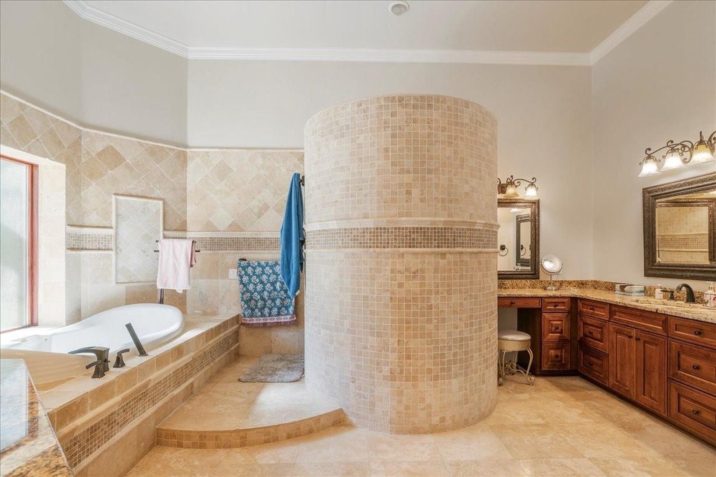 Tallahassee, Florida, 32312, United States, 5 Bedrooms Bedrooms, ,4.5 BathroomsBathrooms,Residential,Forsale,1926830