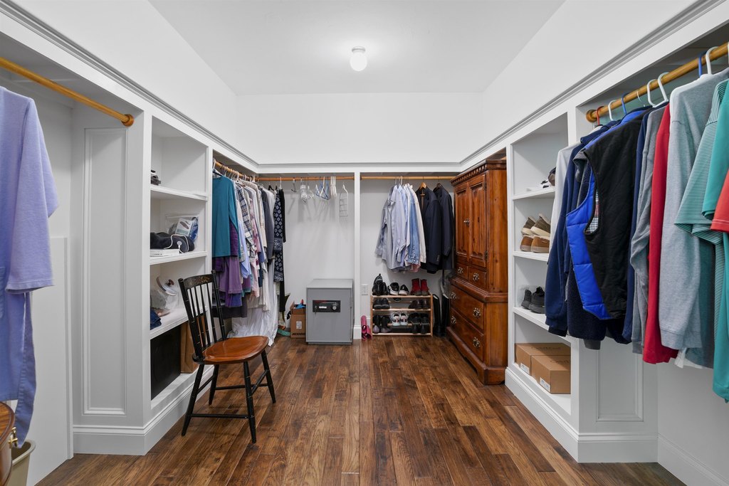 Wolfeboro, New Hampshire, 03894, United States, 4 Bedrooms Bedrooms, ,4.5 BathroomsBathrooms,Residential,Forsale,2004079