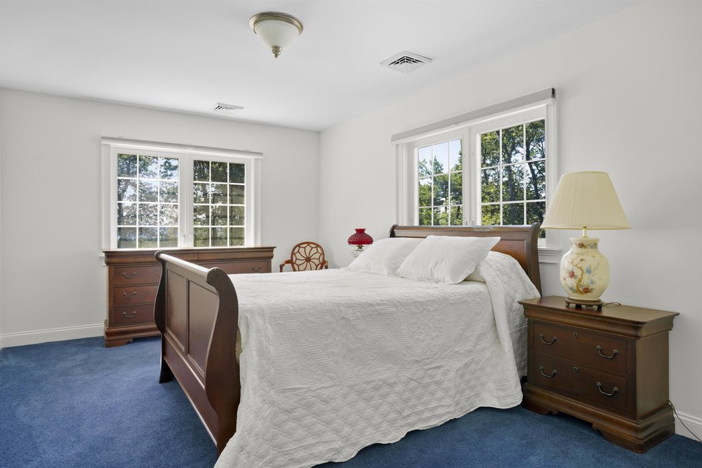 Wolfeboro, New Hampshire, 03894, United States, 4 Bedrooms Bedrooms, ,4.5 BathroomsBathrooms,Residential,Forsale,2004079