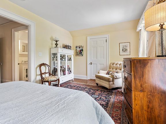 Woodstock, Vermont, 05091, United States, 3 Bedrooms Bedrooms, ,1.5 BathroomsBathrooms,Residential,Forsale,1922580