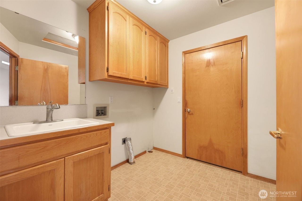 Granite Falls, Washington, 98252, United States, 3 Bedrooms Bedrooms, ,2 BathroomsBathrooms,Residential,Forsale,1985615