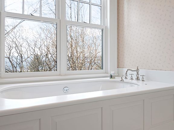 Randolph, Vermont, 05060, United States, 4 Bedrooms Bedrooms, ,3.5 BathroomsBathrooms,Residential,Forsale,1922581