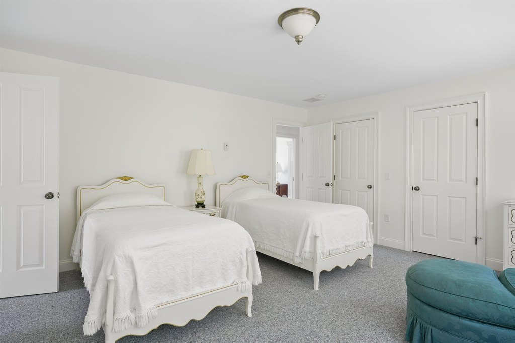 Wolfeboro, New Hampshire, 03894, United States, 4 Bedrooms Bedrooms, ,4.5 BathroomsBathrooms,Residential,Forsale,2004079