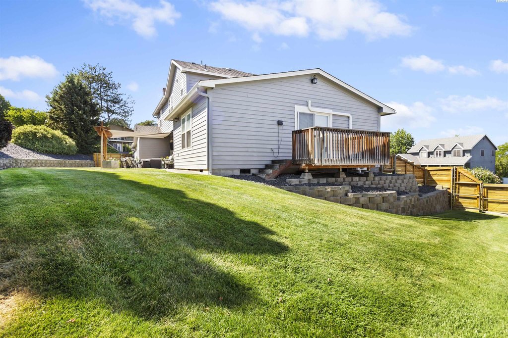 Richland, Washington, 99352, United States, 5 Bedrooms Bedrooms, ,3.5 BathroomsBathrooms,Residential,Forsale,1922430