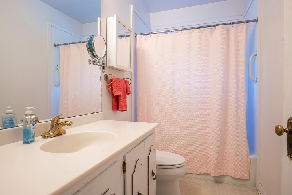 Lookout Mountain, Georgia, 30750, United States, 4 Bedrooms Bedrooms, ,2 BathroomsBathrooms,Residential,Forsale,1922174