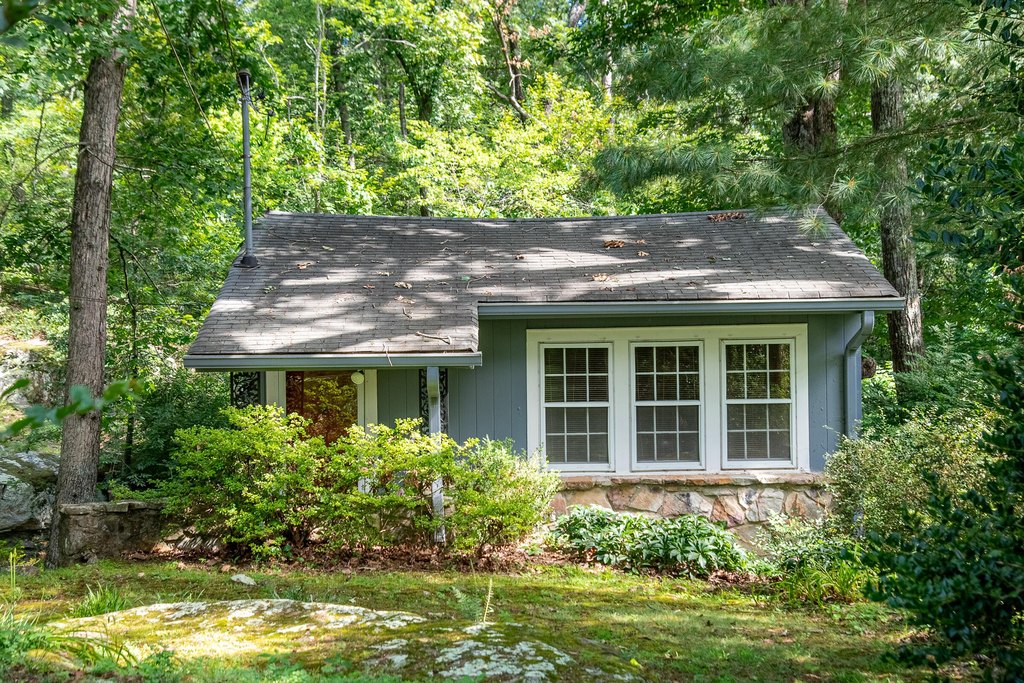 Lookout Mountain, Georgia, 30750, United States, 4 Bedrooms Bedrooms, ,2 BathroomsBathrooms,Residential,Forsale,1922174