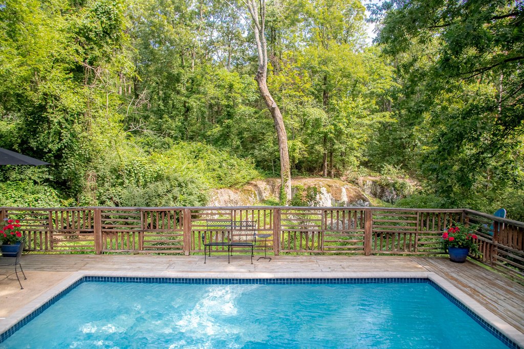 Lookout Mountain, Georgia, 30750, United States, 4 Bedrooms Bedrooms, ,2 BathroomsBathrooms,Residential,Forsale,1922174