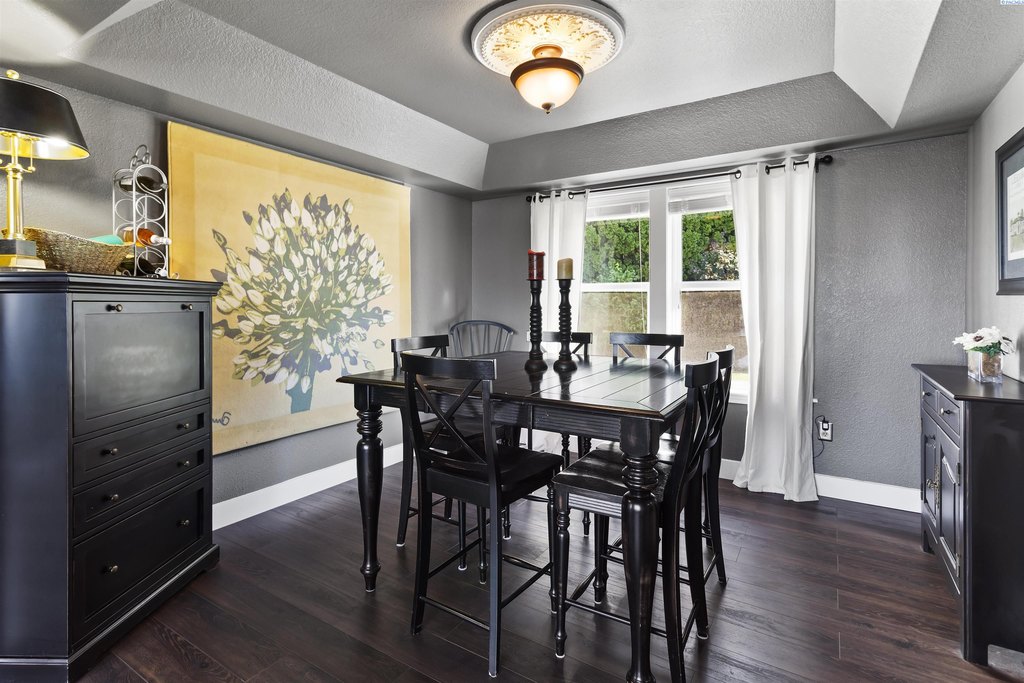 Richland, Washington, 99352, United States, 5 Bedrooms Bedrooms, ,3.5 BathroomsBathrooms,Residential,Forsale,1922430