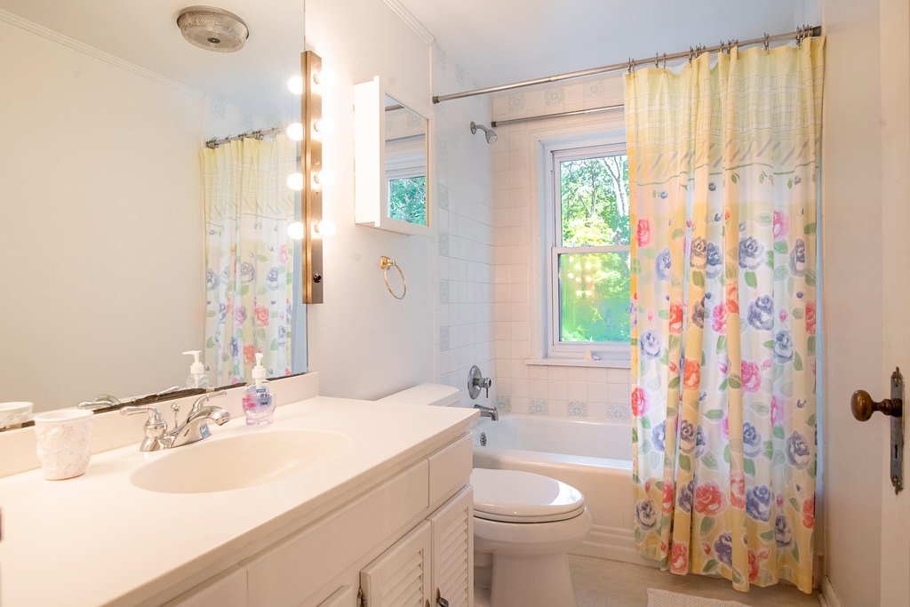 Lookout Mountain, Georgia, 30750, United States, 4 Bedrooms Bedrooms, ,2 BathroomsBathrooms,Residential,Forsale,1922174