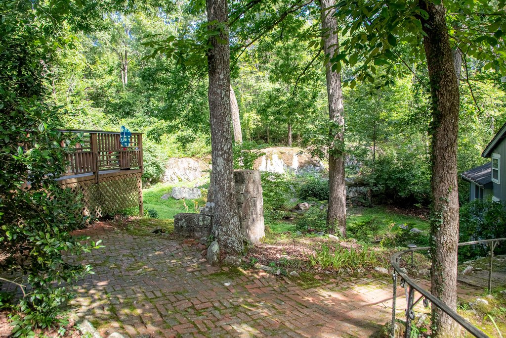 Lookout Mountain, Georgia, 30750, United States, 4 Bedrooms Bedrooms, ,2 BathroomsBathrooms,Residential,Forsale,1922174