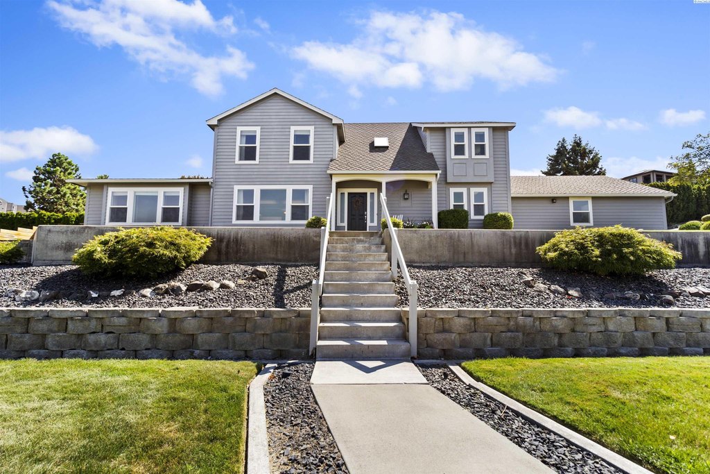 Richland, Washington, 99352, United States, 5 Bedrooms Bedrooms, ,3.5 BathroomsBathrooms,Residential,Forsale,1922430