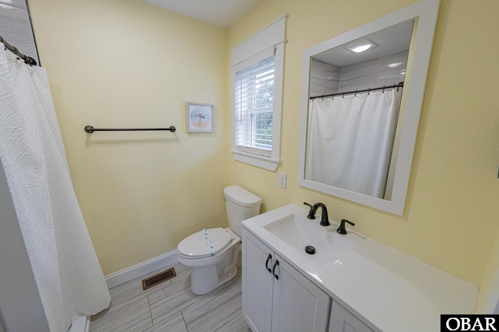 Avon, North Carolina, 27915, United States, 8 Bedrooms Bedrooms, ,8.5 BathroomsBathrooms,Residential,Forsale,1914408