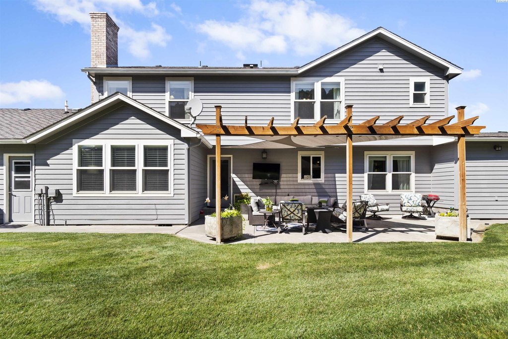 Richland, Washington, 99352, United States, 5 Bedrooms Bedrooms, ,3.5 BathroomsBathrooms,Residential,Forsale,1922430