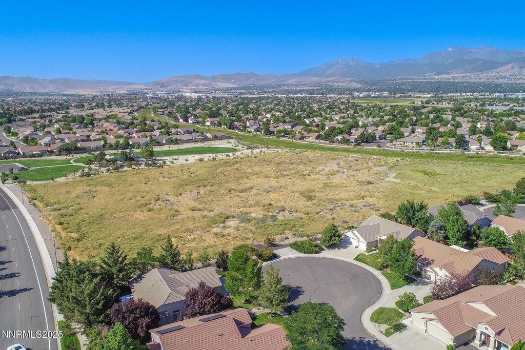 Reno, Nevada, 89521, United States, 4 Bedrooms Bedrooms, ,2 BathroomsBathrooms,Residential,Forsale,1910326