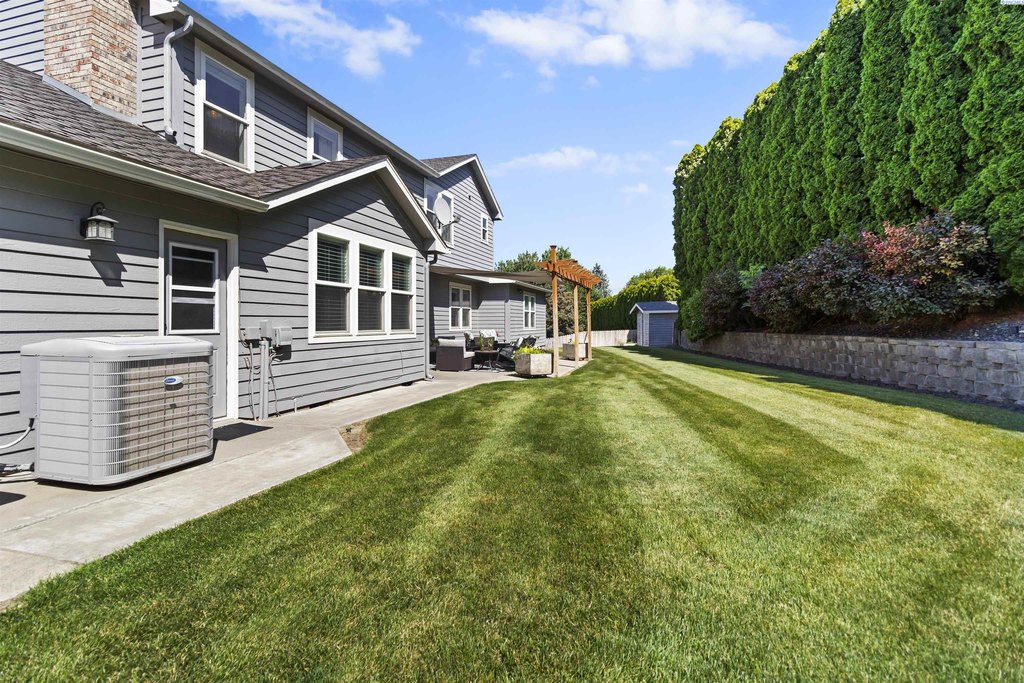 Richland, Washington, 99352, United States, 5 Bedrooms Bedrooms, ,3.5 BathroomsBathrooms,Residential,Forsale,1922430