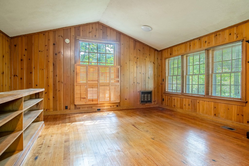 Lookout Mountain, Georgia, 30750, United States, 4 Bedrooms Bedrooms, ,2 BathroomsBathrooms,Residential,Forsale,1922174