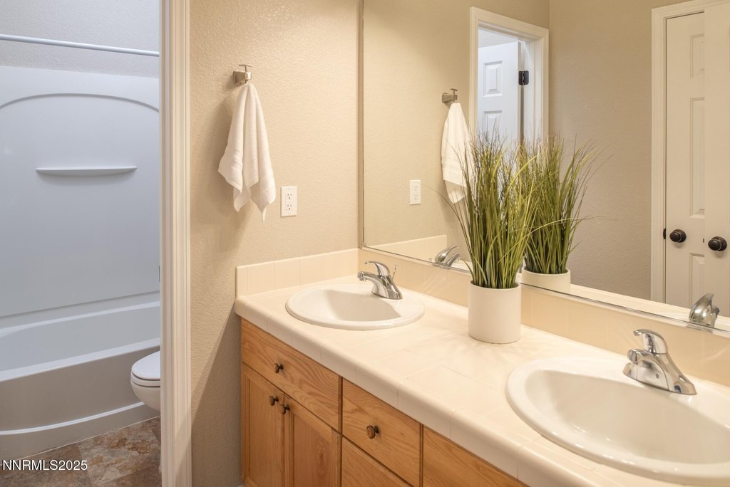 Reno, Nevada, 89521, United States, 4 Bedrooms Bedrooms, ,2 BathroomsBathrooms,Residential,Forsale,1910326