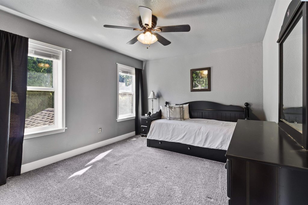 Richland, Washington, 99352, United States, 5 Bedrooms Bedrooms, ,3.5 BathroomsBathrooms,Residential,Forsale,1922430