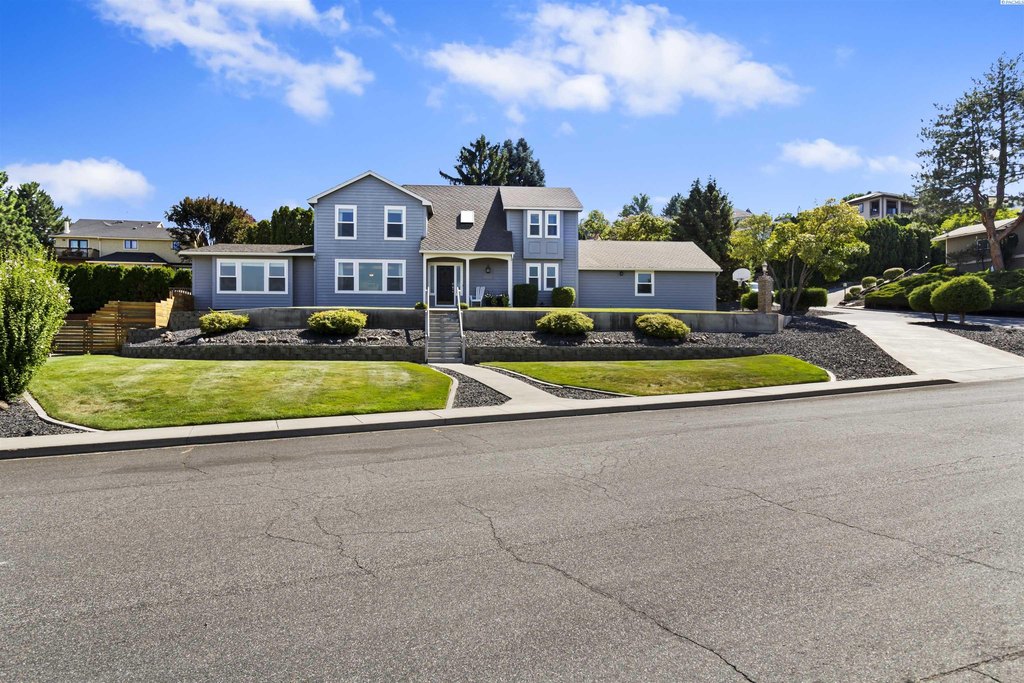 Richland, Washington, 99352, United States, 5 Bedrooms Bedrooms, ,3.5 BathroomsBathrooms,Residential,Forsale,1922430