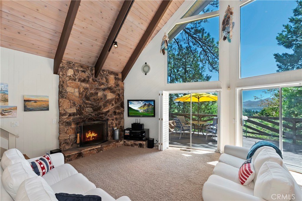 Lake Arrowhead, California, 92352, United States, 4 Bedrooms Bedrooms, ,3 BathroomsBathrooms,Residential,Forsale,1934032