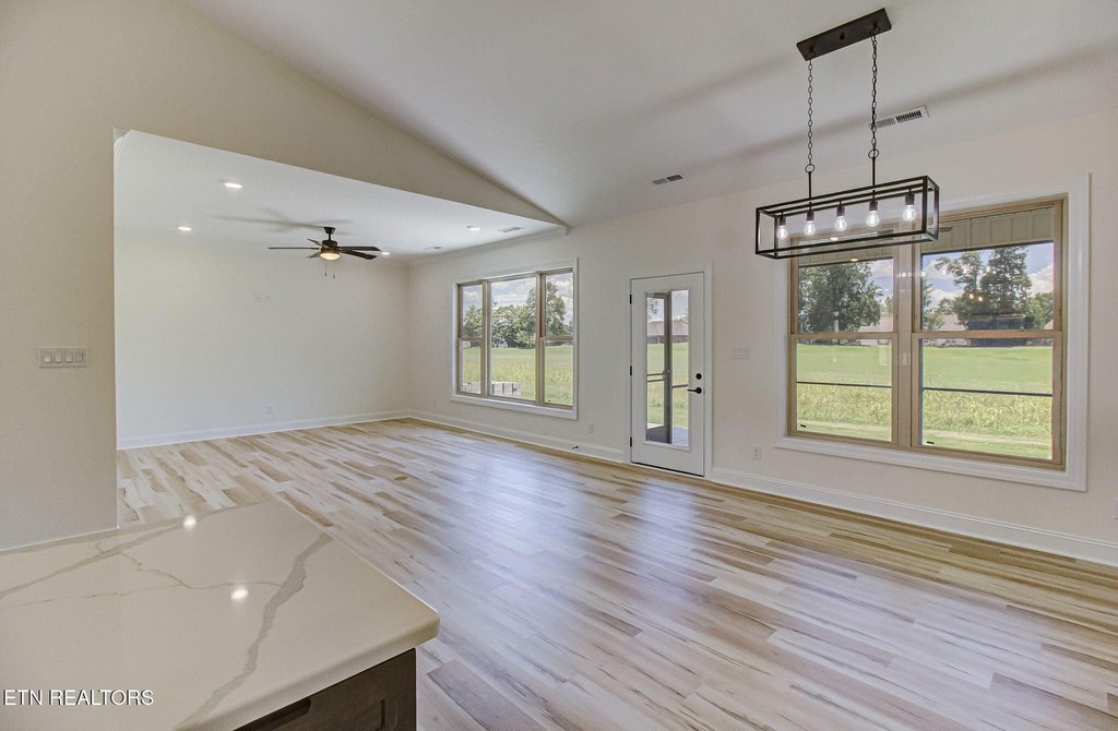 Vonore, Tennessee, 37885, United States, 3 Bedrooms Bedrooms, ,2 BathroomsBathrooms,Residential,Forsale,1910198