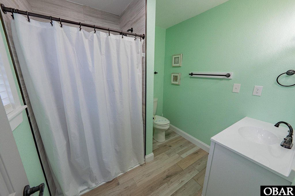 Avon, North Carolina, 27915, United States, 8 Bedrooms Bedrooms, ,8.5 BathroomsBathrooms,Residential,Forsale,1914408