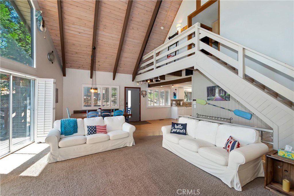 Lake Arrowhead, California, 92352, United States, 4 Bedrooms Bedrooms, ,3 BathroomsBathrooms,Residential,Forsale,1934032