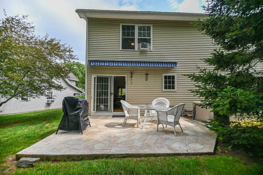 York, Maine, 03909, United States, 2 Bedrooms Bedrooms, ,2 BathroomsBathrooms,Residential,Forsale,1941227